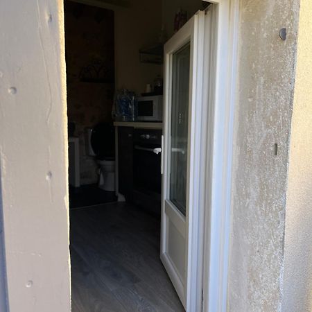 Petit Studio Le Pigeonnier A 5 Mn De Lourmarin Puyvert Exteriér fotografie
