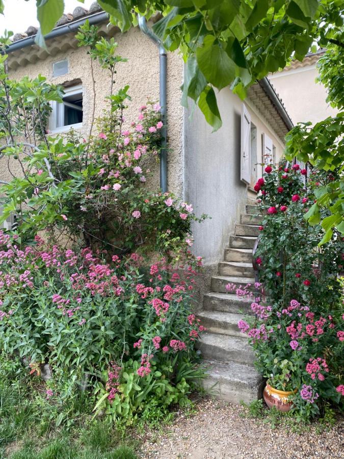Petit Studio Le Pigeonnier A 5 Mn De Lourmarin Puyvert Exteriér fotografie
