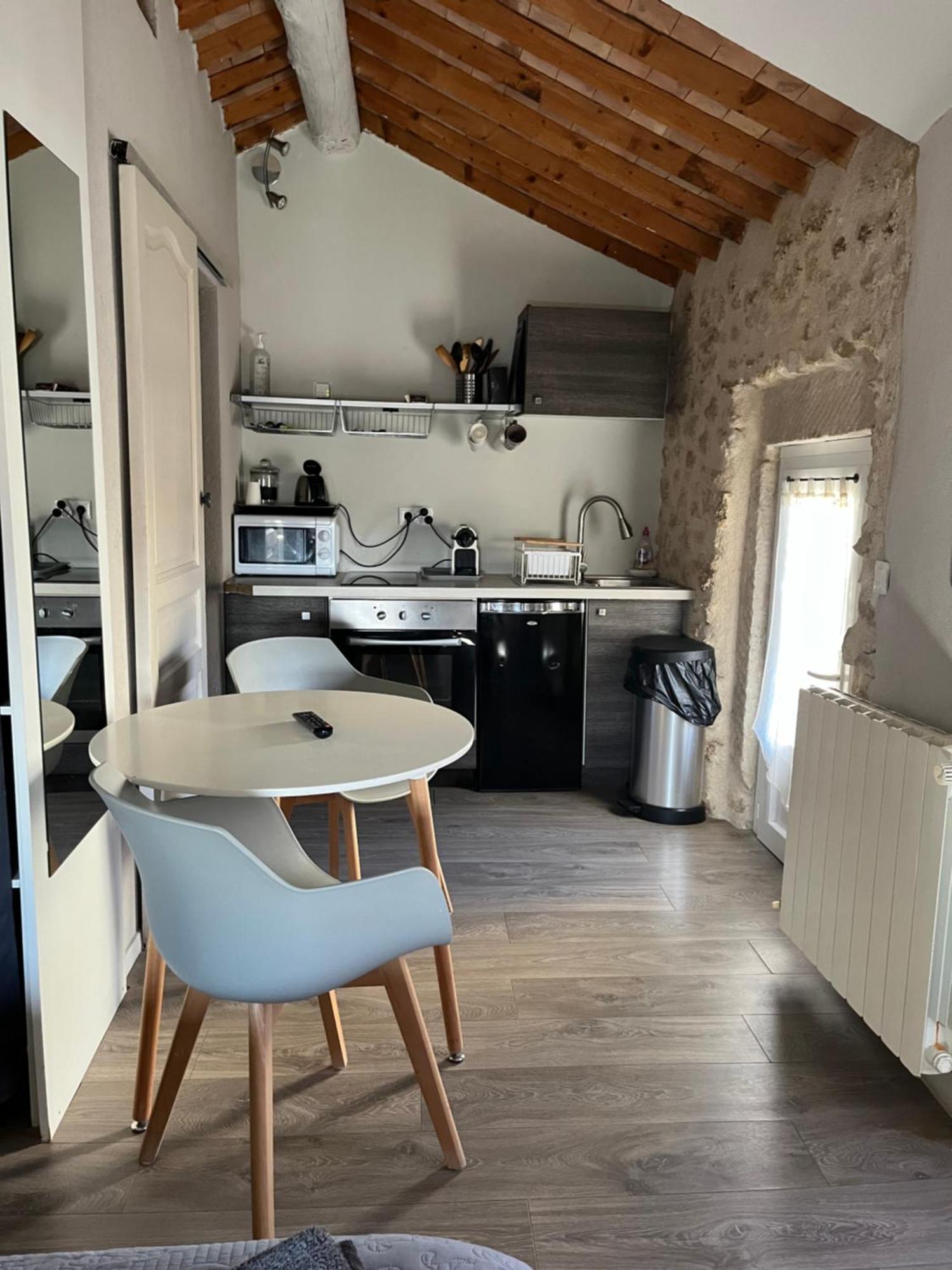 Petit Studio Le Pigeonnier A 5 Mn De Lourmarin Puyvert Exteriér fotografie